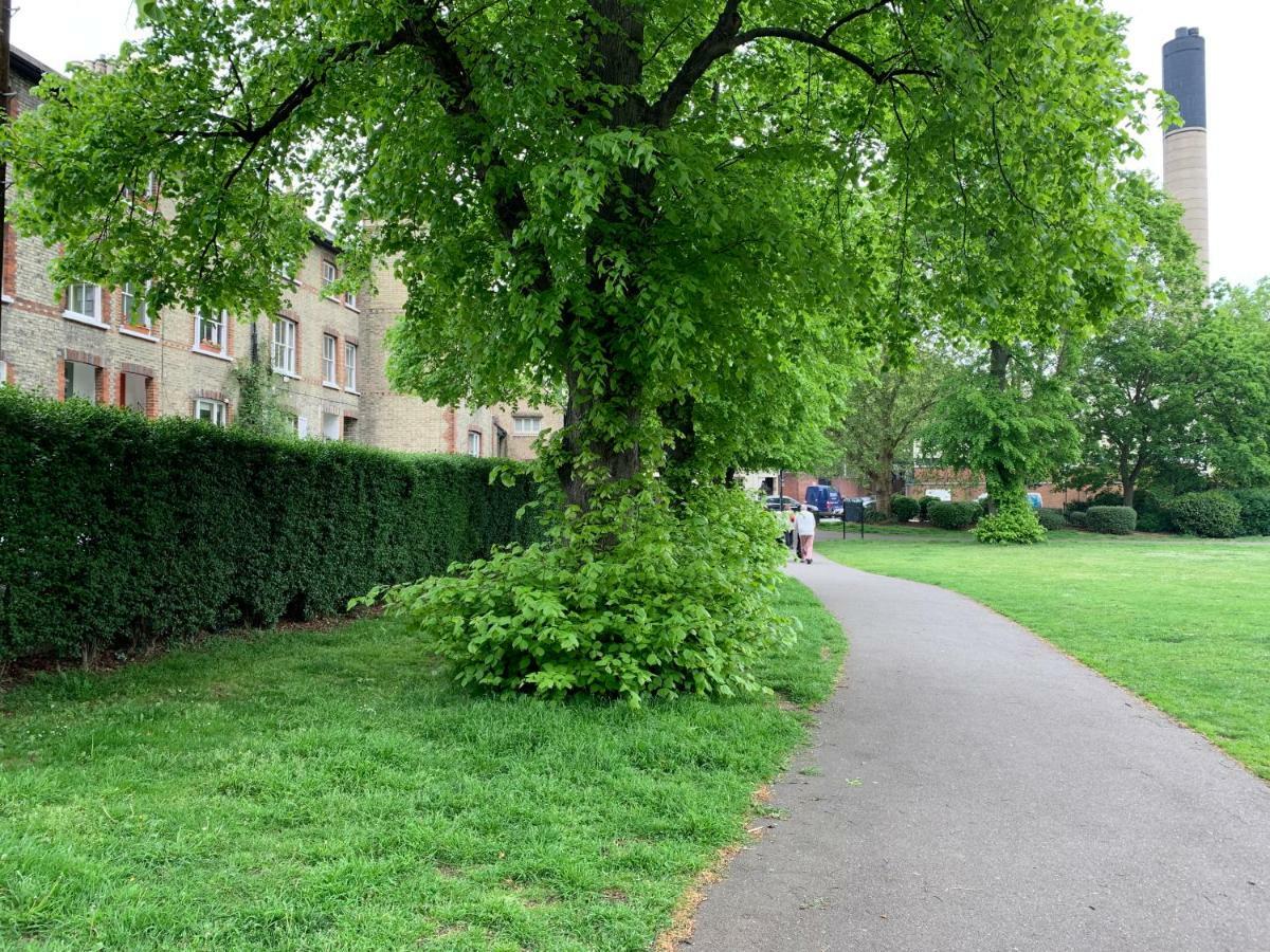 Tapestry Apartment London Bagian luar foto